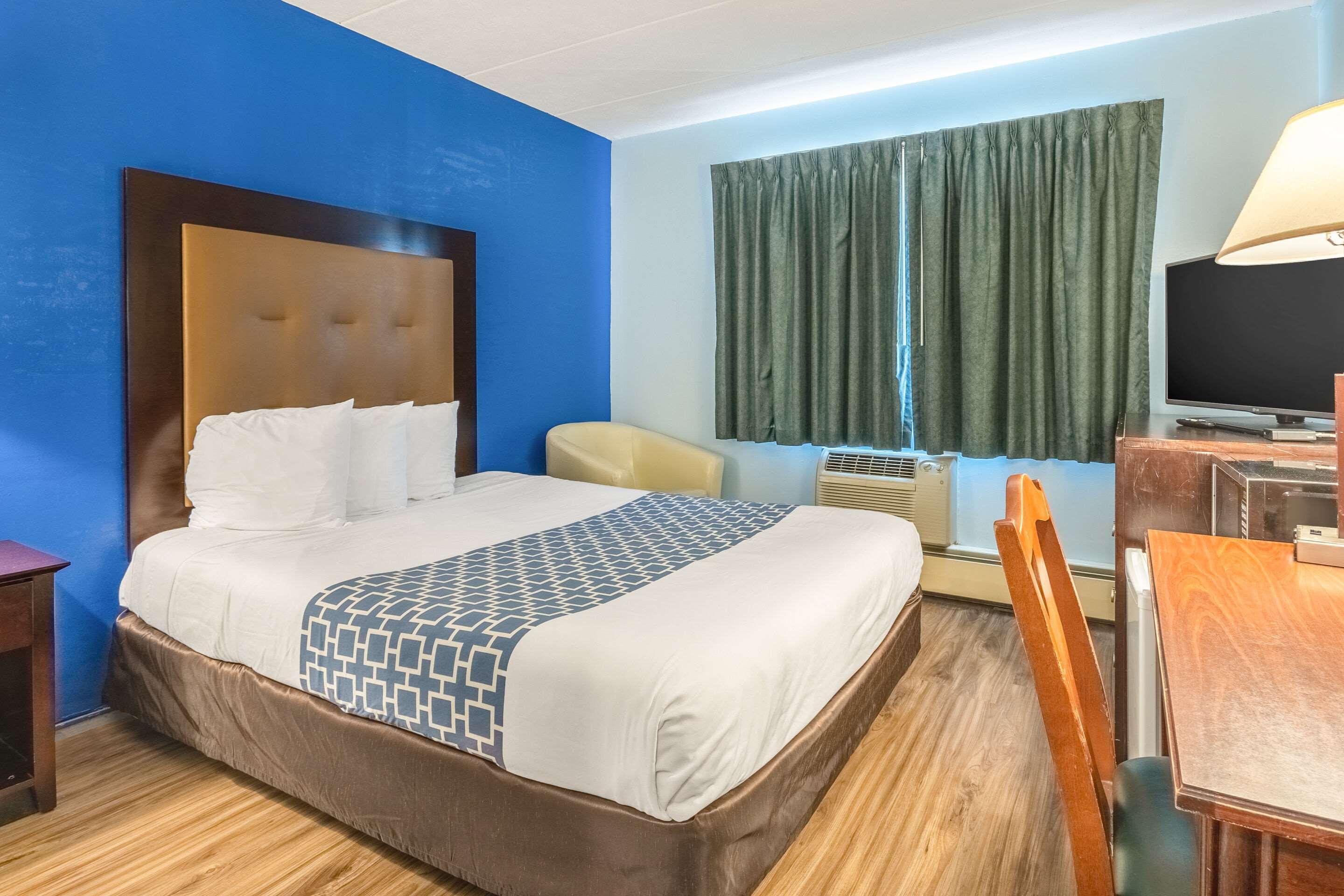 Econo Lodge Inn & Suites Airport Windsor Locks Dış mekan fotoğraf